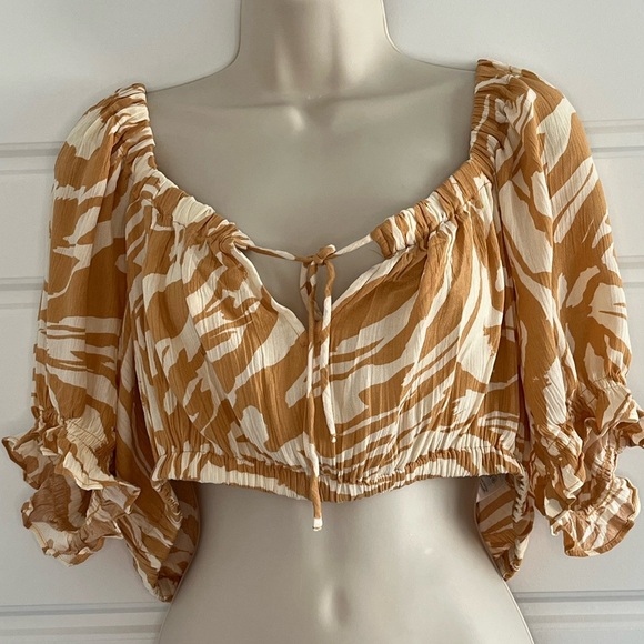 H&M Zebra Print Crop Top Puff Short Sleeves Cream and Tan Sexy Animal Print L - Picture 2 of 10